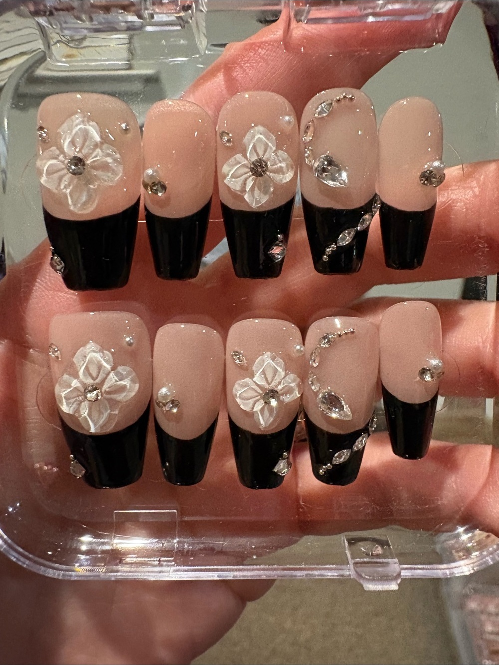 Press-On Nails - Picture 11 of 13